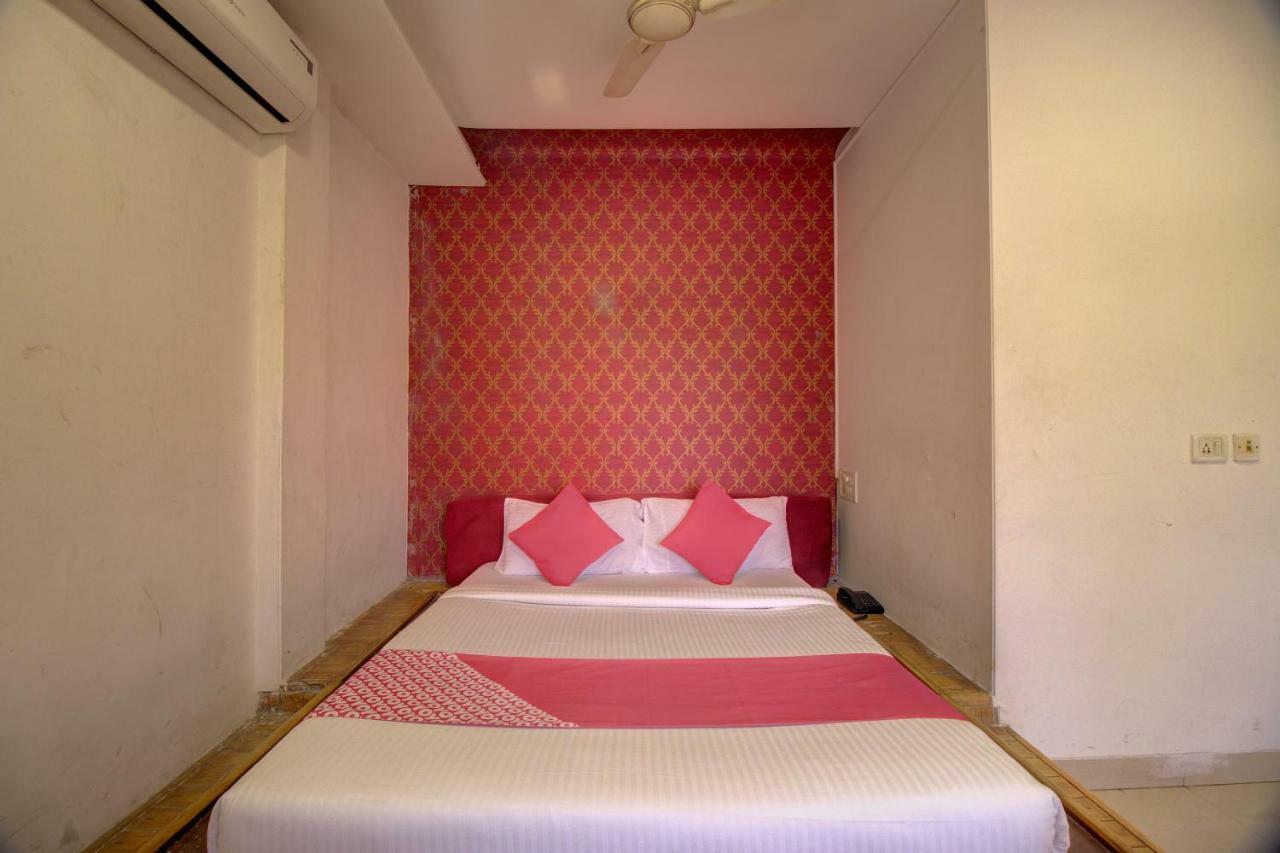 Oyo Flagship 19825 Hotel Panchratna Panvel Exteriér fotografie